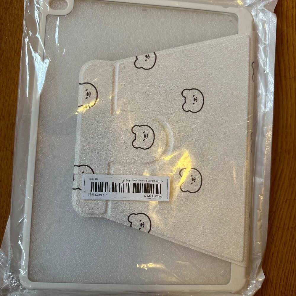 NEW Beige Bear Print Ipad 5th/6th/Air 1/Air 2 Case